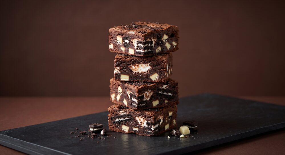 Brownie de Oreo empilhado